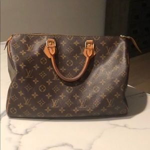 Louis Vuitton speedy bag